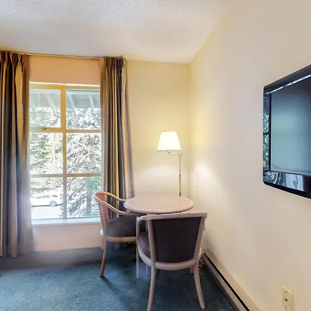 Glacier Lodge-3