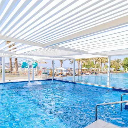 DoubleTree by Hilton Dubai Jumeirah Beach-3