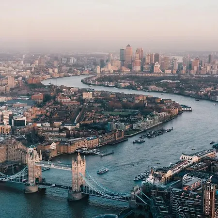 Ruby Lucy Hotel London By Ihg-3