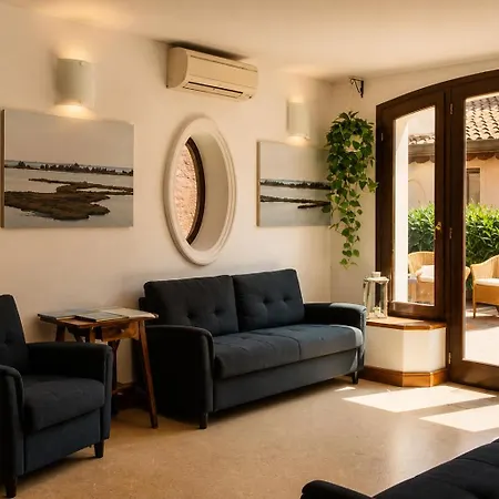 Boutique Rooms 3 0-3