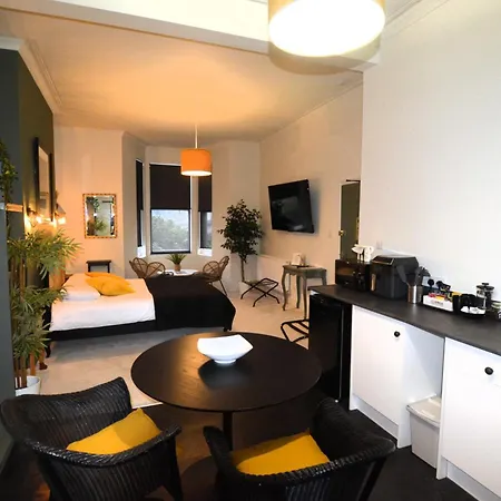 Crescent House-3