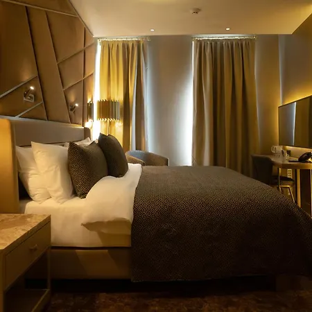 Art Hotel Rotterdam-Fully Renovated-2