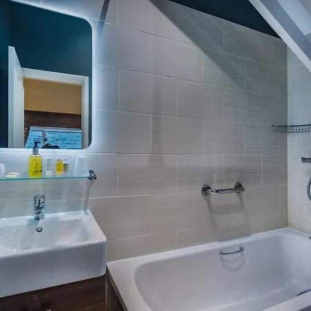 The Feathers Hotel, Helmsley, North Yorkshire - The Coaching Inn Group-2
