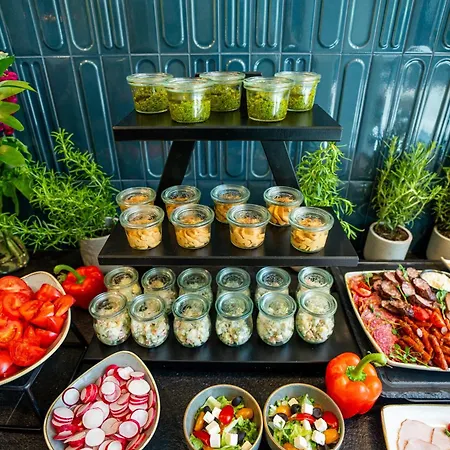Q Hotel Plus Wroclaw-2