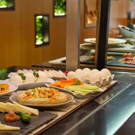 Crowne Plaza Madrid - Centre Retiro By Ihg-3