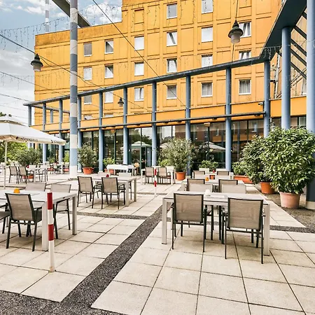 Trans World Hotel Donauwelle-3