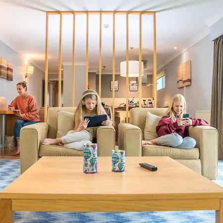 De Vere Cotswold Water Park Apartments-2