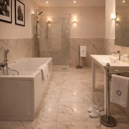 Stelle Hotel The Businest-3