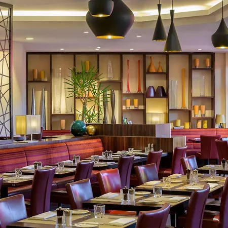 Moevenpick Hotel Geneva-3