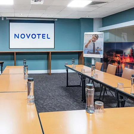 Novotel Cardiff Centre-3