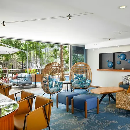 Courtyard By Marriott Waikiki Beach-2
