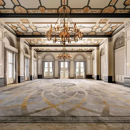 Fairmont Hotel Macdonald-3