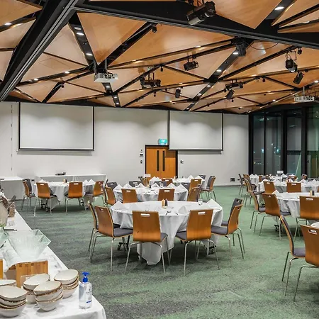 Novotel Auckland Airport-3