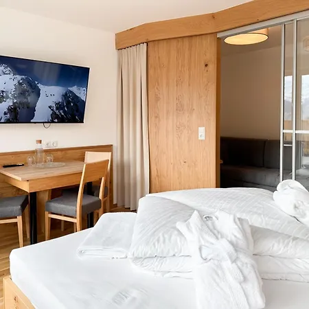 Erlebnishotel Fendels-3