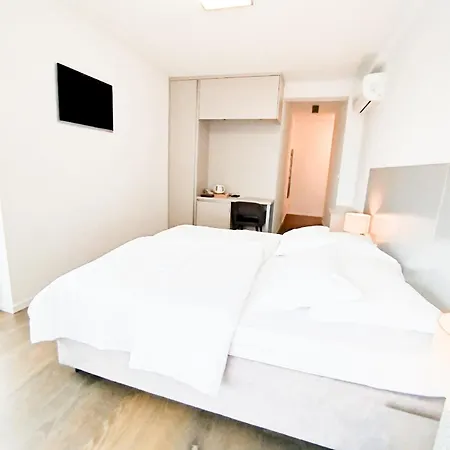 Villa Cala, Hotel Rooms&Apartments-3