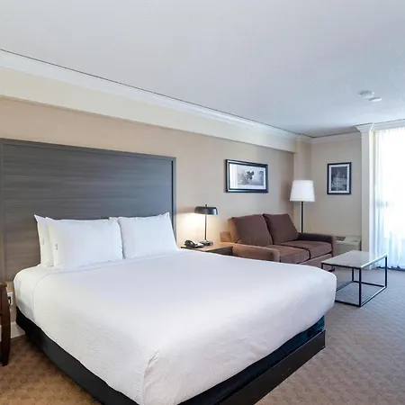 Sandman Signature Vancouver Airport Hotel & Resort-3