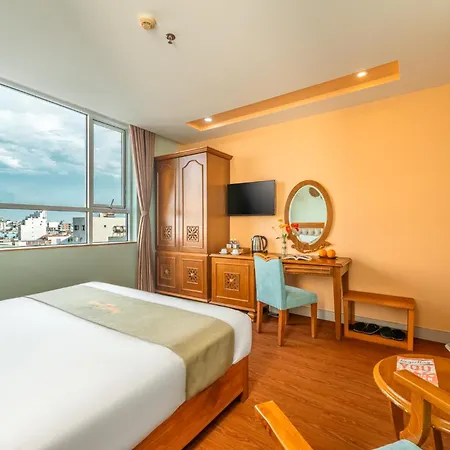 Royal Family Hotel-2