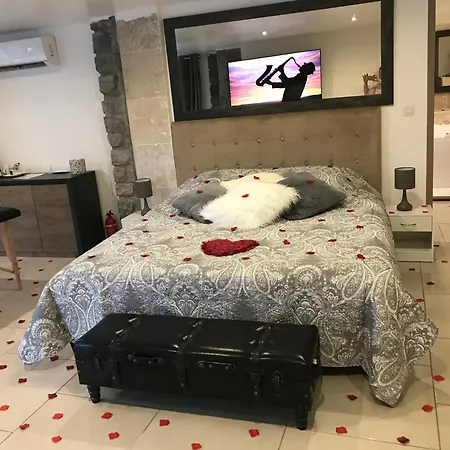 Love Room Villa Charlene-3