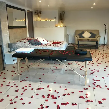 Love Room Villa Charlene-2