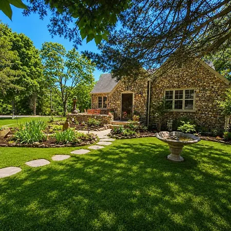 Rock Cottage Gardens B&B-2