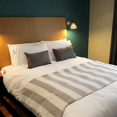 The Penny Farthing Hotel-3