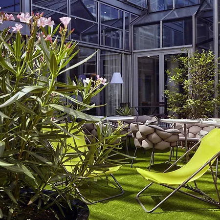 Mercure Paris La Defense Grande Arche-3