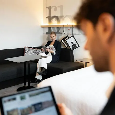 Sheraton Frankfurt Airport Hotel & Conference Center-3