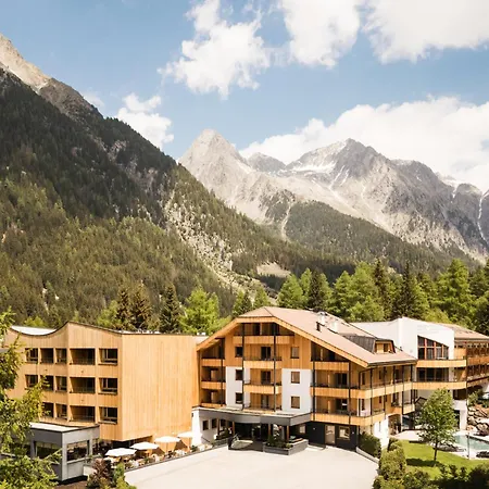 Falkensteiner Hotel Antholz - Adults only-3