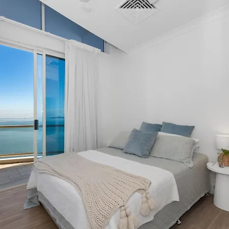 Mariners North Holiday Apartments-3