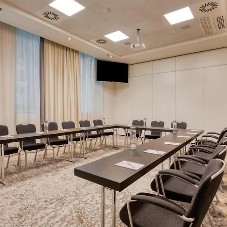 Radisson Hotel Brussels Centre Midi-3