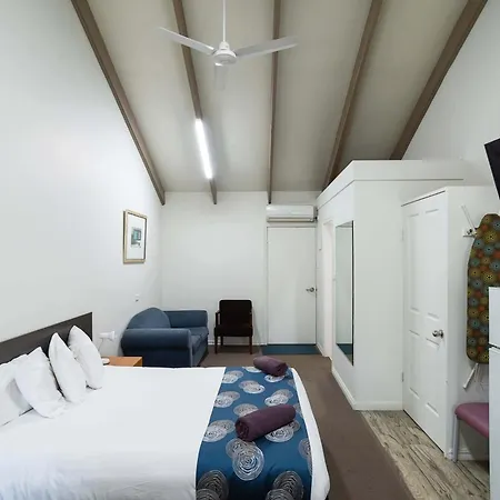 Canberra Ave Villas-3