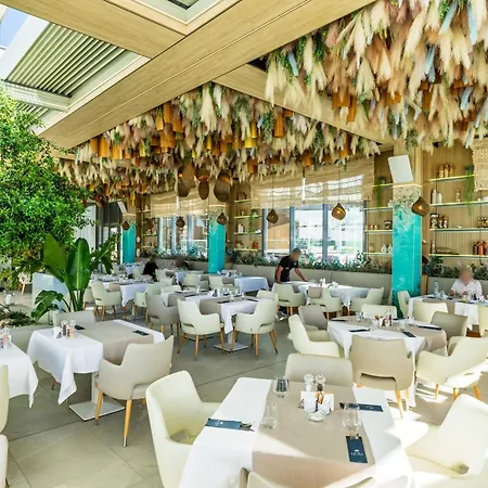 Hotel Opera Mamaia-3
