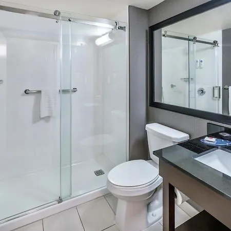 Comfort Inn Saskatoon Centre-2