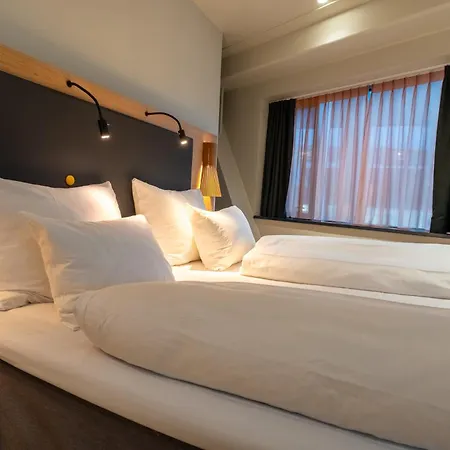 Clarion Hotel The Edge-3
