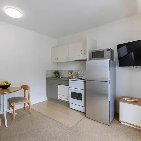 Mainstay Suites Williamstown-2