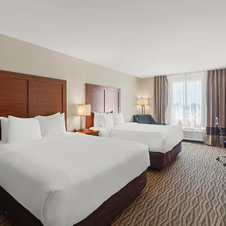 Comfort Inn & Suites-3
