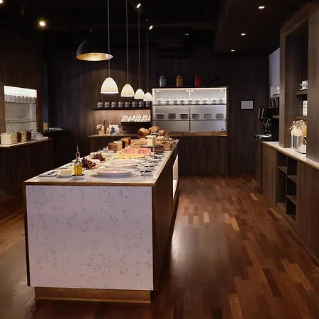 Hypernym Hotel & Suites-3