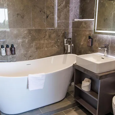 Barton Manor Hotel & Spa, BW Signature Collection-2
