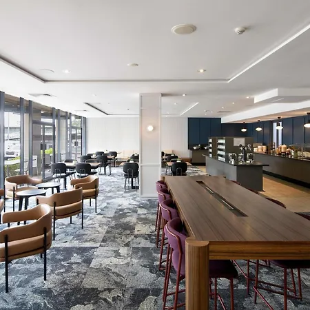Mercure Brisbane Garden City-2