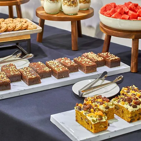 Mercure Brisbane Garden City-3