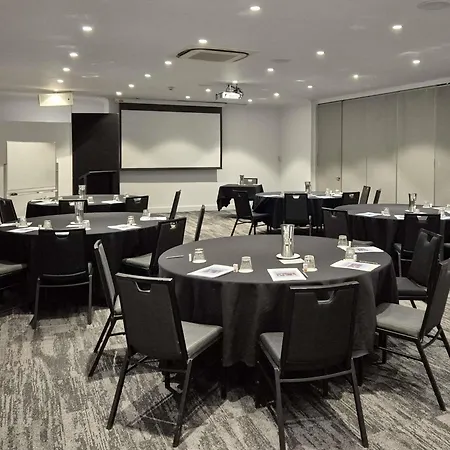 Mercure Canberra-3
