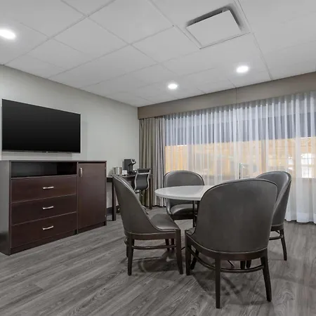 Best Western Plus Port O'Call Hotel-3