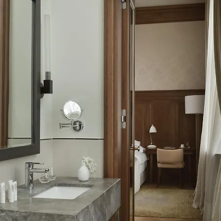 Hotel Capital-3