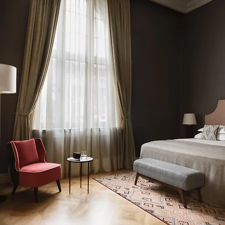 Hotel Capital-3