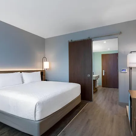 Wyndham Garden Miami International Airport-3