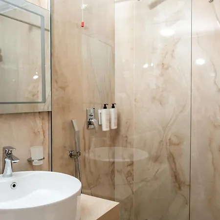 Kraal Hotel Vlore-3