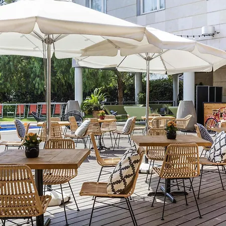 Novotel Barcelona Cornellà-3
