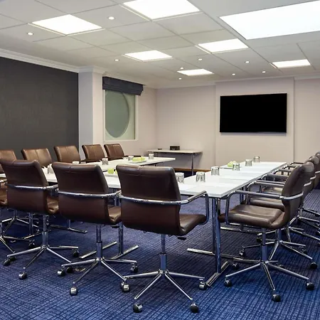 Novotel London Stansted Airport-2