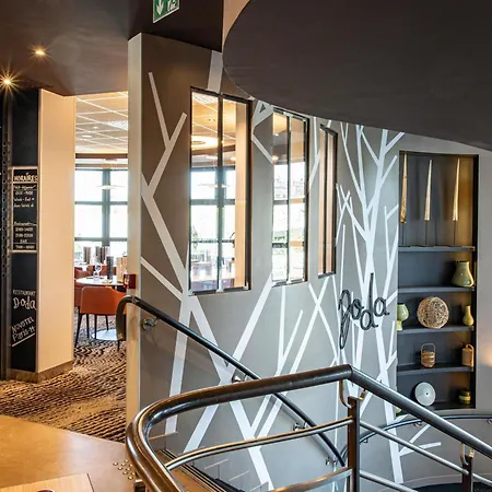 Novotel Paris 14 Porte D'Orleans-3