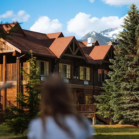 Glacier House Hotel & Resort-3